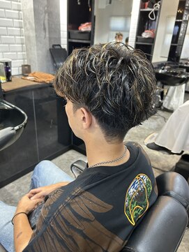 ボルド(MEN'S HAIR SALON BORDO) センターパート×ハイライト メッシュ
