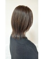 アナ ラーナ(Anna Lanna)&nbsp;グレージュ×ミディアム外ハネ