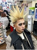 ツンツンに髪を立てた『パンクボーイ』(*´▽｀*)
