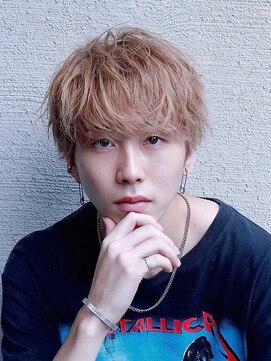 ビンゴ(BINGO) 1215グレージュハイトーンカラー束間短髪ショートモテ髪ウルフ