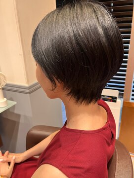 ビュートリアム 梅田(BEAUTRIUM) くびれショート/前髪短め/30代/40代/50代/エイジレス