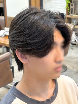 ビッケ(Vicke) 前下がりセンターパート/ニュアンスパーマ