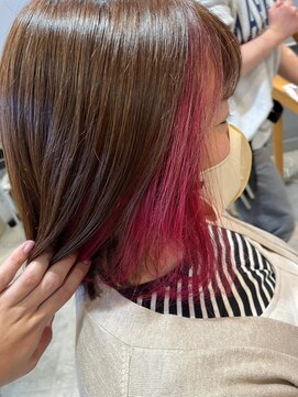 エヌアンドエー 草加店(N&A) 華やかさ引き立つインナーカラー レッド/ピンク/赤