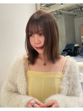 ローエ バイ デコ(Rohe by DECO) -Saki- ブリーチなしオリーブベージュ、レイヤーカット