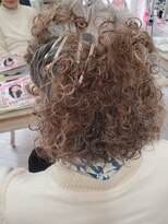 丹下陽子美容室&nbsp;白髪を活かしたデザイン