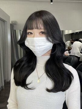 ロムーク 表参道(LOMKH) 秋の小顔ロングレイヤーカット顔周りシールエクステブルーカラー