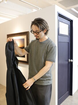 ツールズメンズパーマヘアー 立川店(TooLs MEN'S PERM HAIR) 刈り上げセンターパート/メンズハイライト/メンズバレイヤージュ