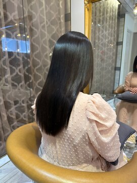 ロンドアベニール 北千住(Lond avenir) オリーブグレー/韓国風巻き/レイヤーカット/髪質改善/縮毛矯正