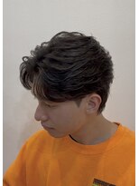 メンズギフト(men's GIFT)&nbsp;センターパート刈り上げツーブロックフェザーパーマ