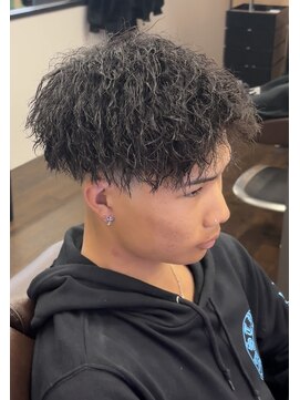 バタクラン(BATACLAN) ツイスト/パーマ/フェード/シェービング/バーバー/眉毛/メンズ