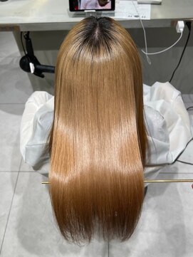 ロンドルピナス 小倉(Lond Lupinus) ミディアムレイヤーカット/似合わせカット/大人ガーリー/20代