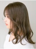 ほんのりオリーブベージュ