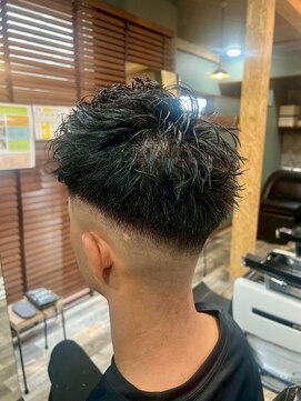 スタンドバーバー 柏(STAND BARBER) リバースセンターパート/ニュアンスウルフ/ダウンバング/柏