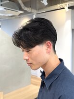 エース(ACES)&nbsp;毛流れセンターパートニュアンスパーマフェザーパーマ刈り上げ