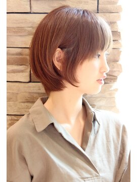 レウナ 外苑前(Reuna) 【３０代・４０代・５０代】小顔に見える丸みが綺麗な耳かけボブ