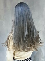 アイティー バイ アルバム 浦和店(IT by ALBUM)&nbsp;アイスグレー_アースカラーくびれヘアツートンカラー_ba378271