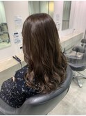 オリーブベージュ