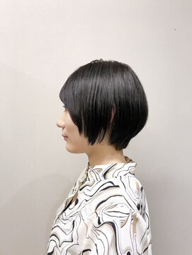 エイル(EIIR) ショートボブ
