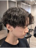 刈り上げセンターパート波巻きスパイラルパーマ
