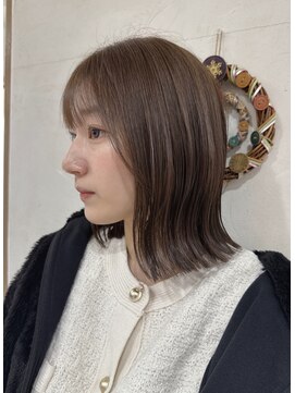 カーム(calm) イメチェン/ホワイトブロンド/外ハネボブ/美髪/鹿島田／新川崎