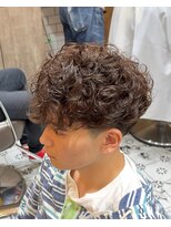 グルーマーズトウキョウ(GROOMER/S TOKYO)&nbsp;スペインカール　ブラウン　海外風　メンズパーマ