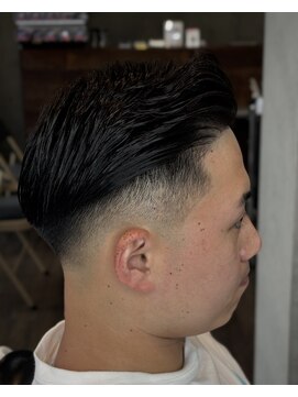 タフ バーバーショップ(TOUGH BARBER SHOP) side part style