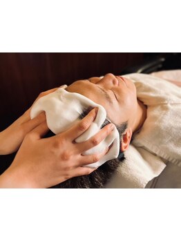 頭皮ケアで男を更に上げる！土台からしっかり整えることで、健やかな髪の毛を育てます◎