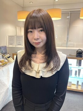 レイヤーカット×透明感カラー