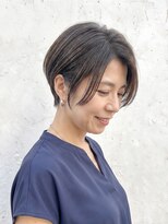 シオミエイチ タイムレス 垂水(shiomi H timeless) 前下がり/ハンサムショート/アッシュグレージュ/前髪長め