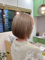 ソルア 上本町(solua)&nbsp;ショートボブ / ミルクティーベージュ / ブリーチ / 30代 / 40代