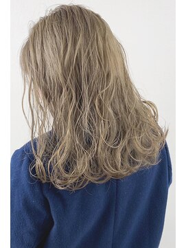 ラフィス ヘアー リアン 西宮北口店(La fith hair lien) 【La fith】 ベージュ×セミディスタイル