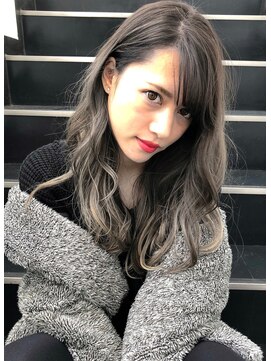 トルネード(TORNADO) 外国人風ホワイトバレイヤージュハイライト