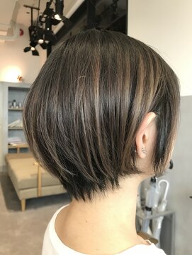 エイト 池袋店(EIGHT ikebukuro) ウエイト低めのショートボブ