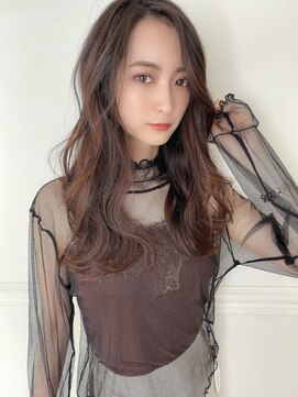 ソワリー 栄(THOiRY) 小顔カットが得意なスタイリストby坂元