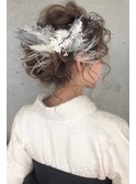 和服にも似合うルーズなシニヨンスタイル