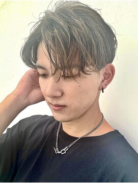 ミドル(MIDDLE) アッシュカラー/アップバング/府中/夜間