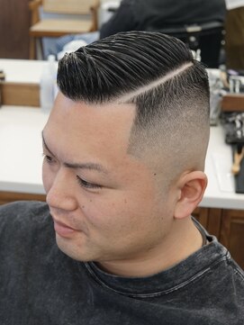 ザ チョップ ショップ ハラジュク(THE CHOP SHOP HARAJUKU) サイドパート + スキンフェード