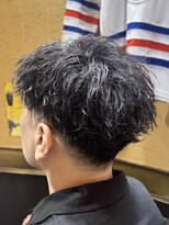ヒロギンザバーバーショップ 大宮店(HIRO GINZA BARBER SHOP)&nbsp;スキンフェードツイスパセンターパート/大宮/メンズカット