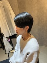 トニコ(toniko)&nbsp;センターパート×ツーブロック×ビジネスヘア×刈り上げ