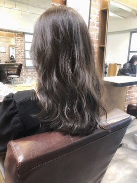 チョビー(Chobii) 5/アッシュカラー/くびれセミディ/ヌーディーカラー/透明感/栗原