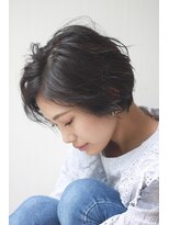 ノーヴェ(Nove)&nbsp;ダークグレーのニュアンスショートボブ