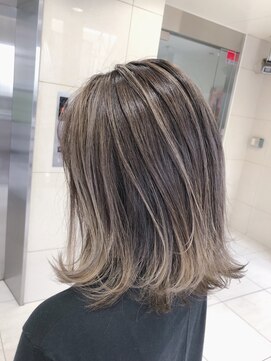 ジゼル(gisele) ナチュラルバレイヤージュ