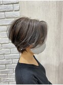 くびれが素敵な大人ショート