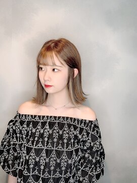 イーラ(era) 《era》ことりベージュ　こなれミディ　外ハネボブ　みわ