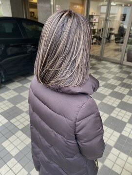 ヴィフ 大船(VIF) コントラストハイライト(ケアブリーチ)×グレージュ×カット