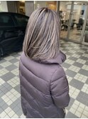 コントラストハイライト(ケアブリーチ)×グレージュ×カット