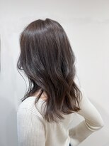 ブカブク(BUKA BUKU)&nbsp;ミディアムスタイル　アッシュグレージュ