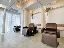 コス(kos)の雰囲気（明るくゆったりヘルシー。お客様との程よい距離感を大切にします）
