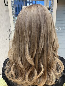 ビス ヘア アンド ビューティー 西新井店(Vis Hair&Beauty) 大人気ミルクティーベージュカラー!