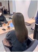オリーブベージュ
